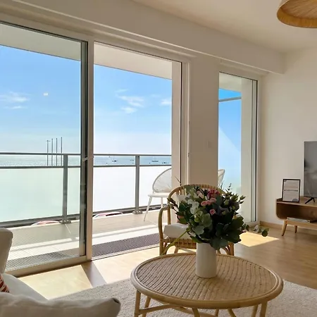 Le French Riviera - Vue - Terrasse - Parking *